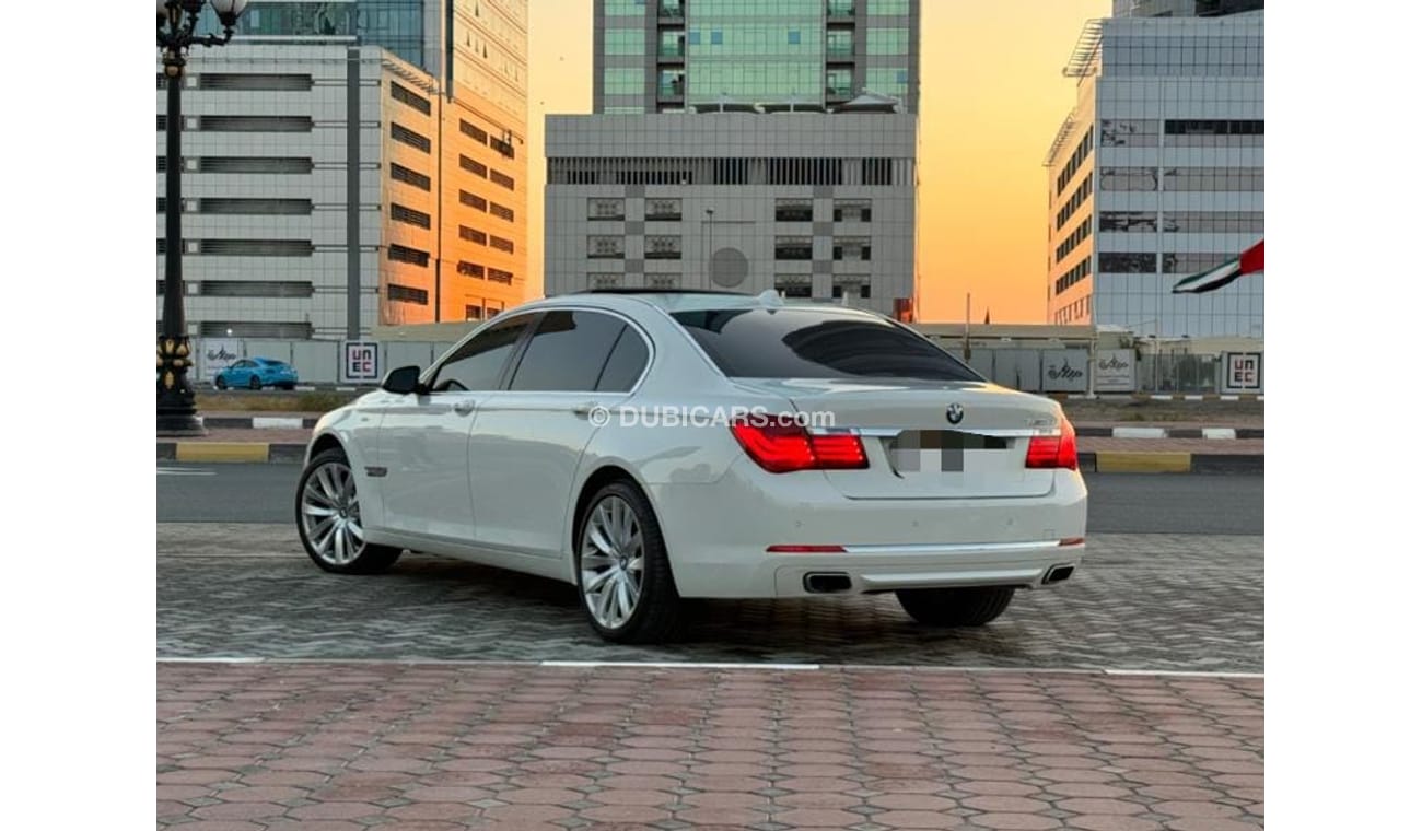 بي أم دبليو 730Li