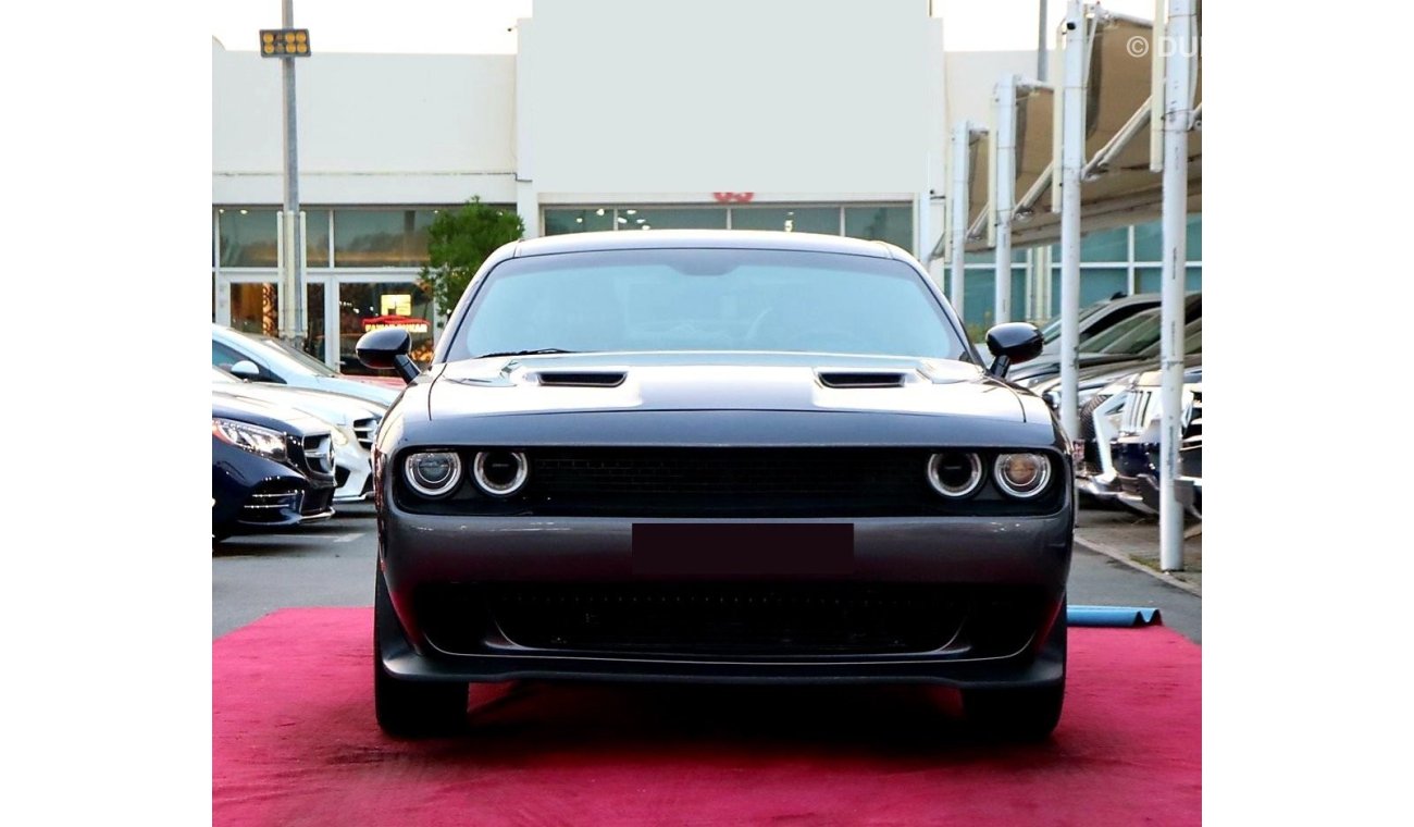 Dodge Challenger Dodge Challenger SXT / 2023 / USA / v6 / Only 5,000mi