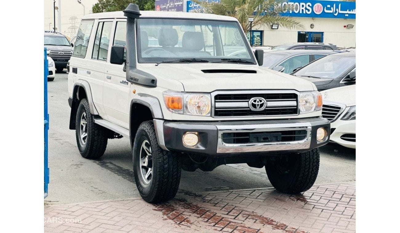 Toyota Land Cruiser Hard Top