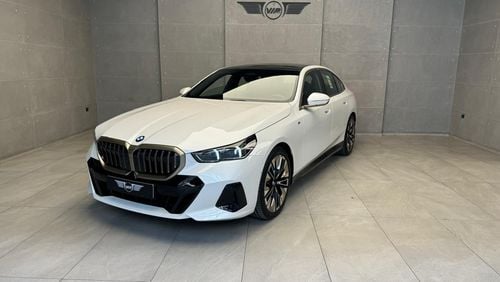 BMW 520i M-Kit | 2024 | Brand New | GCC Specs | Agency Warranty & Service