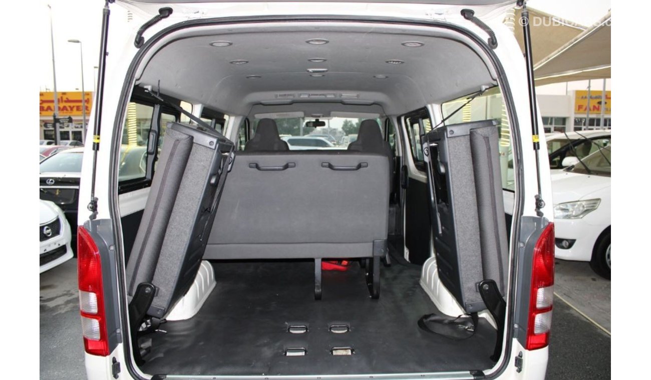 Toyota Hiace MID ROOF