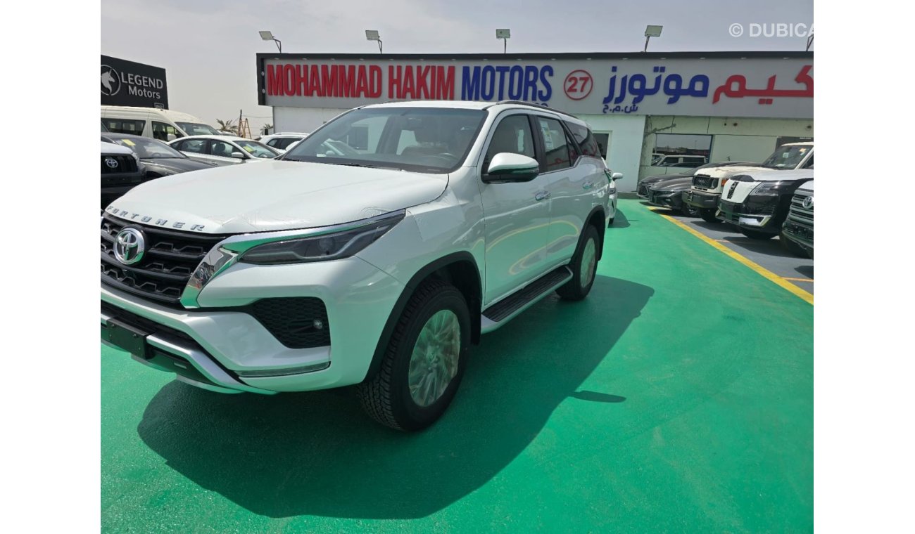 تويوتا فورتونر 4.0L PETROL V6 FULL OPTION 2024 GCC