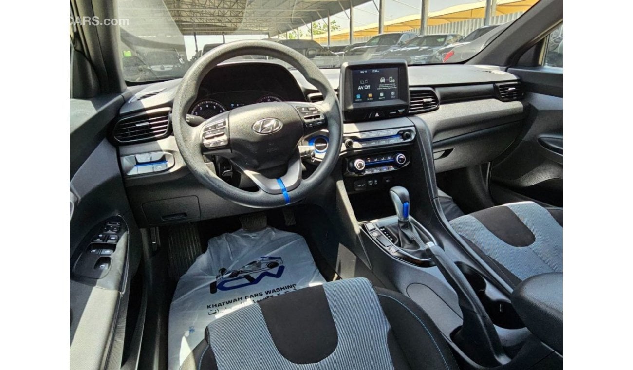 Hyundai Veloster 2.0L