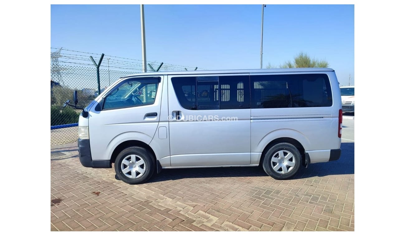 Toyota Hiace KDH205-0017125 || CC2500	|| DIESEL|| RIGHT HAND DRIVE || ONLY FOR EXPORT.