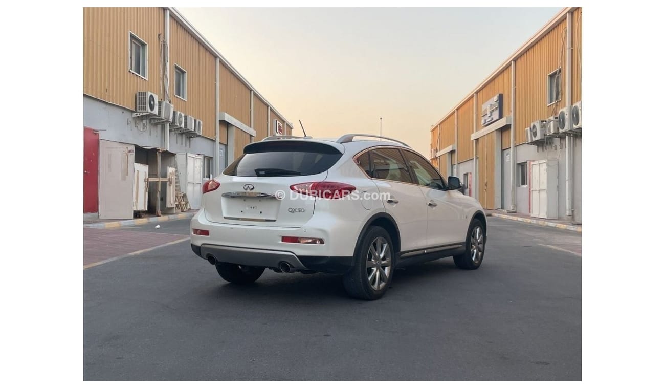 إنفينيتي QX50 التميز 3.7CC ، الولايات المتحدة الأمريكية ، حالة ممتازة