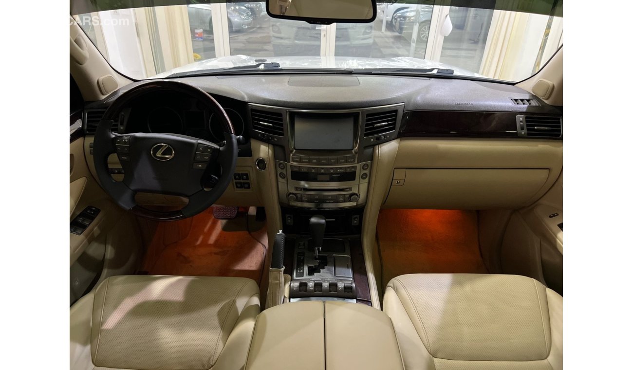 Lexus LX570