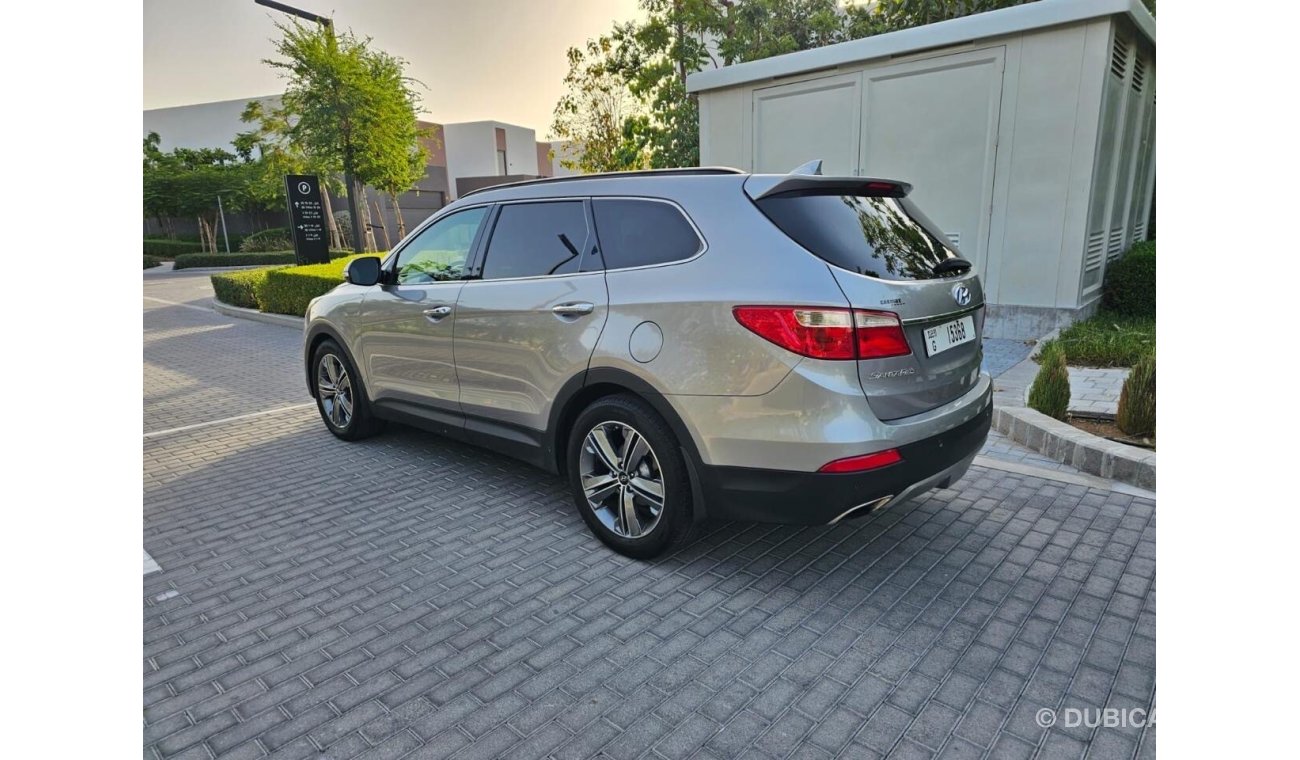 Hyundai Grand Santa Fe