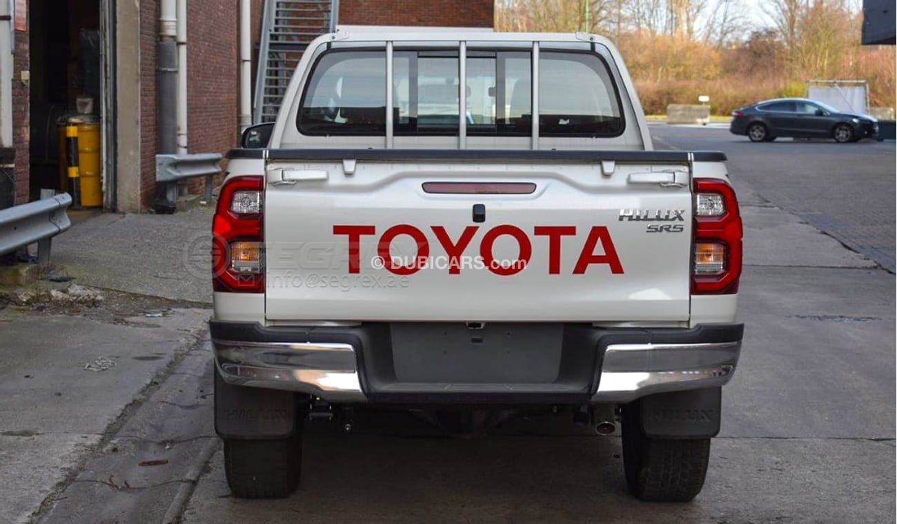 تويوتا هيلوكس TOYOTA HILUX SR5 2.7L PETROL 4WD M/T 2022