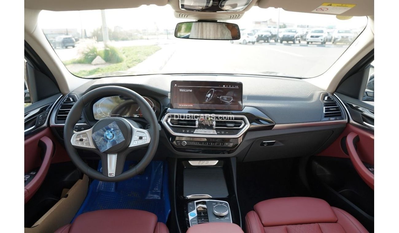 بي أم دبليو iX3 2024 BMW ix3 M-sport med options gray 0Km