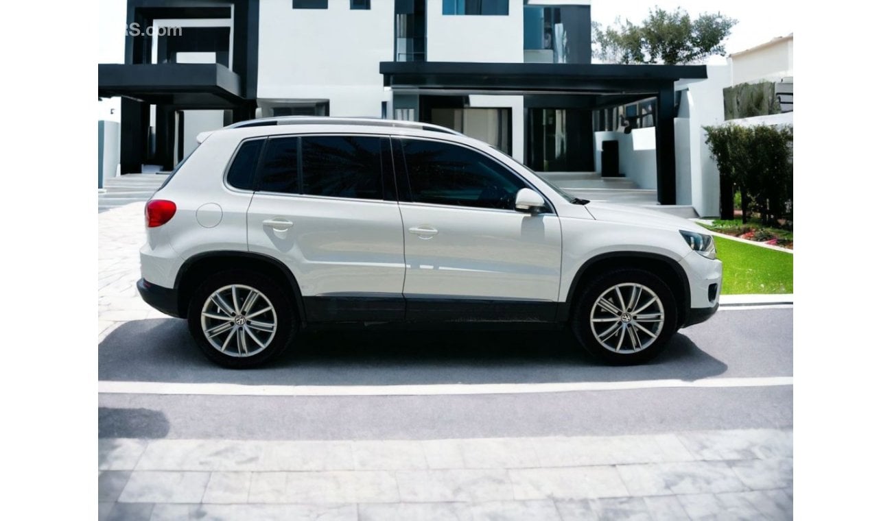 فولكس واجن تيجوان VOLKSWAGEN TIGUAN 2.0 TREND FUN 2016 | GCC SPECS | LOW MILEAGE | 0% DOWNPAYMENT