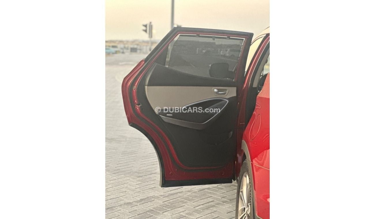 Hyundai Santa Fe GLS 3.3L MODEL 2013 GCC ONE OWNER 2 keys full option panoramic roof keyless