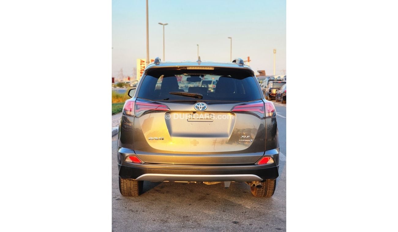 Toyota RAV4 TOYOTA RAV4 hybrid XLE 2.5L