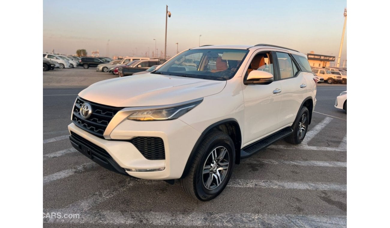 Toyota Fortuner 2021 TOYOTA FORTUNER V4 2.7L - 4X4  GCC -7 seater + VERY CLEAN & GOOD CONDITION