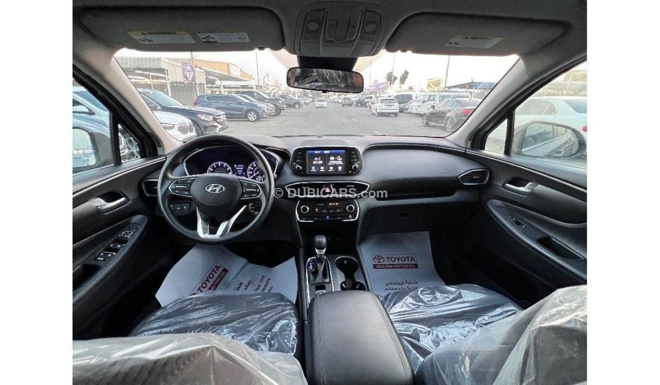 Hyundai Santa Fe For sale, a 2019 Santa Fe, customs papers, agency condition, radar and blind spot