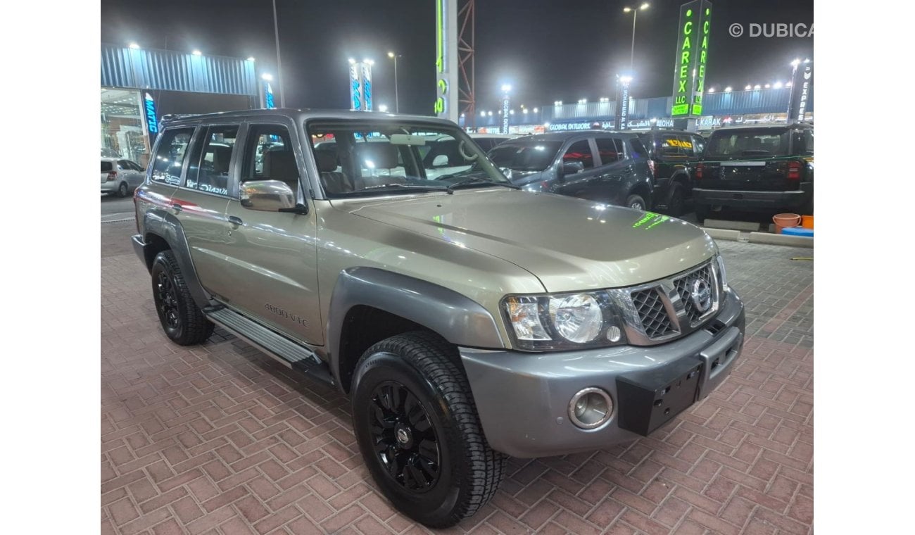 نيسان باترول سوبر سافاري Nissan Patrol Super Safari (Y61), 5dr SUV, 4.8L