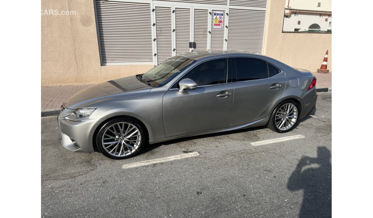 لكزس IS 200 lexus IS 200 T