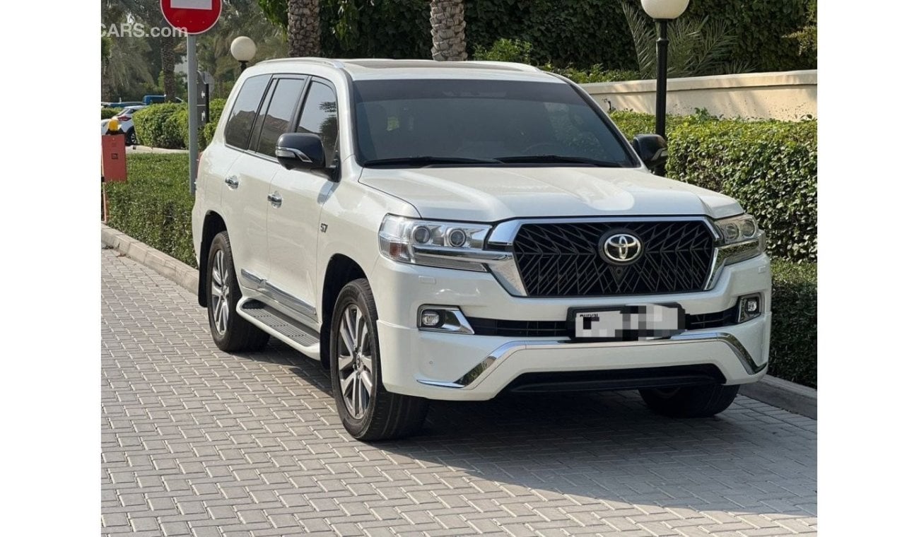 Toyota Land Cruiser VXR 5.7L