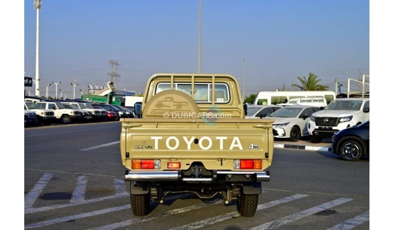 Toyota Land Cruiser Pick Up 79 DX 4.0L Petrol (Double Tank)