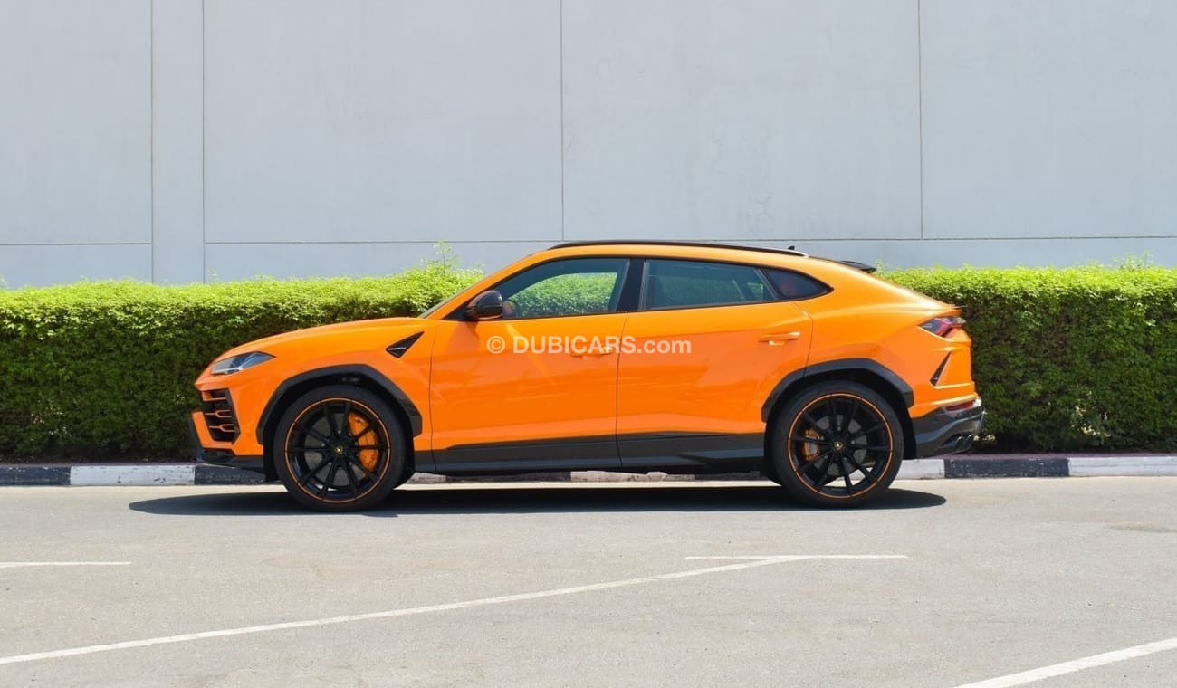 Lamborghini Urus Lamborghini Urus Pearl Capsule | Full Carbon - Interior/Exterior | GCC Specs | 2022