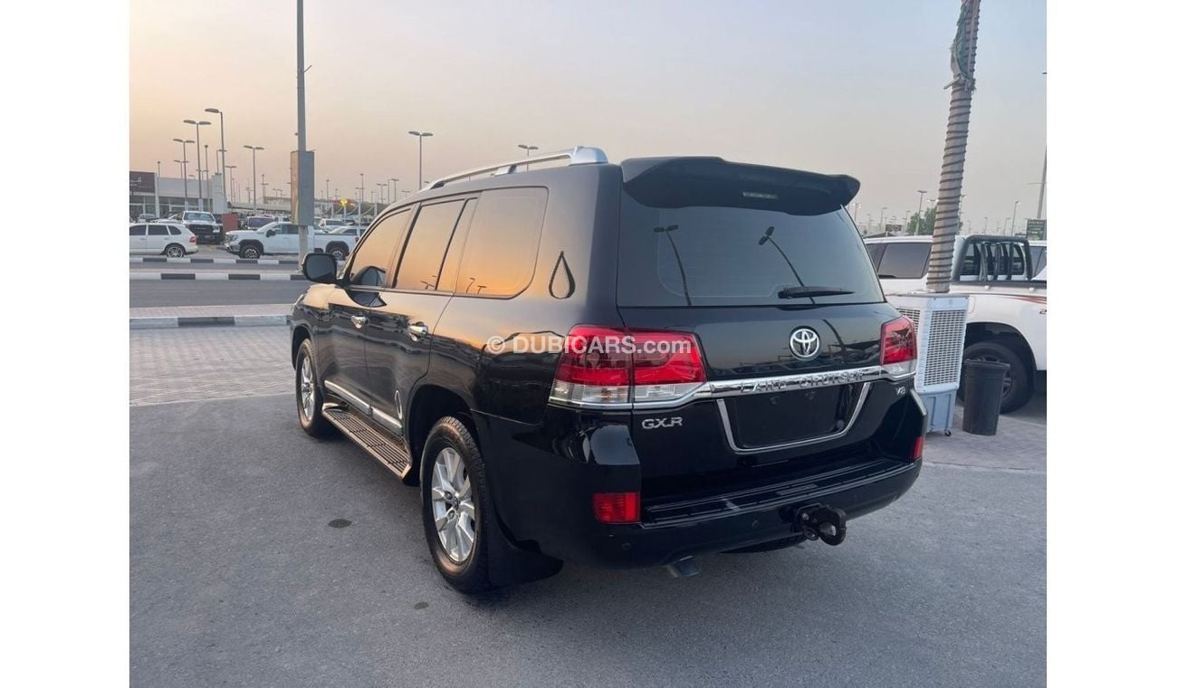 تويوتا لاند كروزر 2016 Toyota Land Cruiser GXR (J200), 5dr SUV, 4.6L 8cyl Petrol, Automatic, Four Wheel Drive. clean c