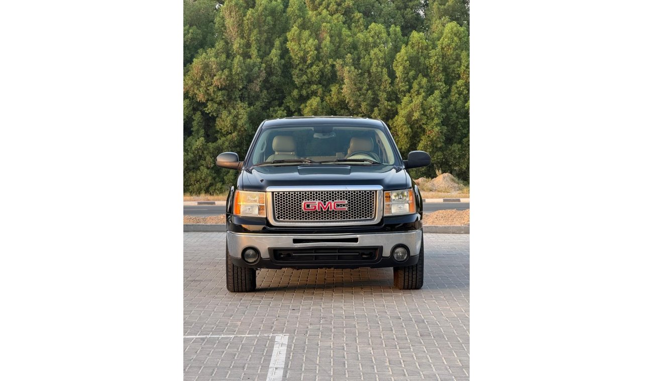 GMC Sierra HD GMC SIERRA DENALI 2013 GCC FULL OPTION