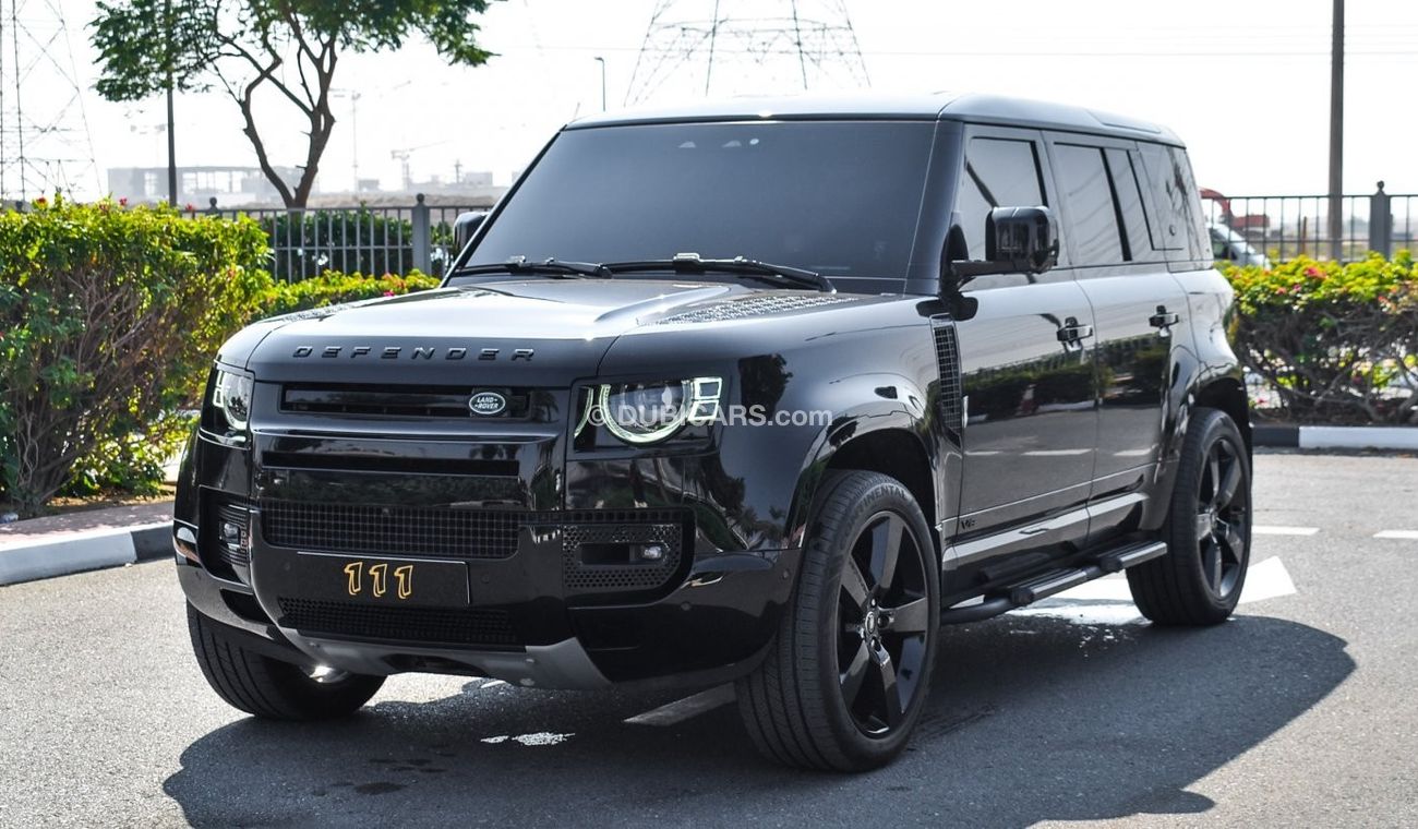 Used Land Rover Defender 2022 for sale in Dubai - 684589