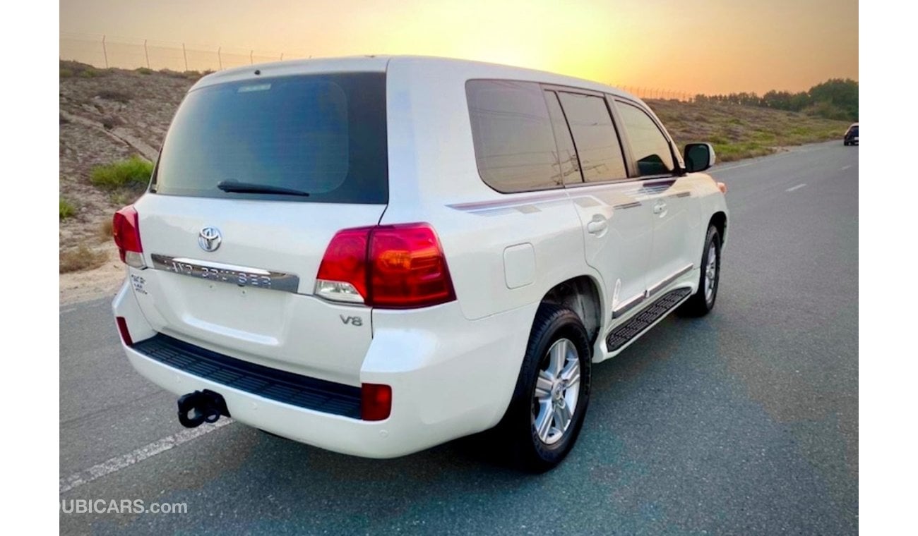 Toyota Land Cruiser 2015 GXR V8 LHD Diesel Engine Top Of The Range Very Clean Condition