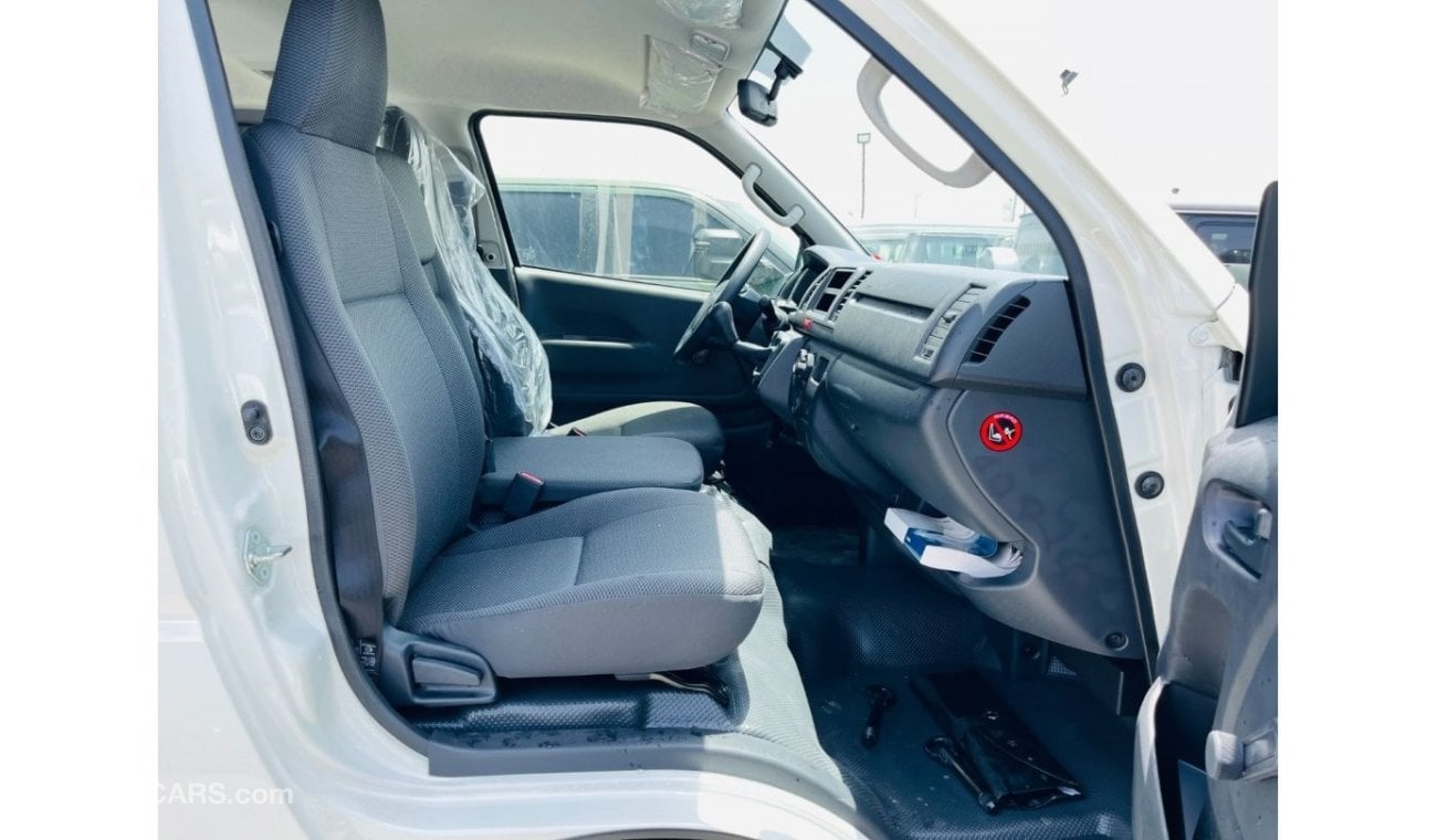 تويوتا هاياس Toyota Hiace 2.5l glass van, M/T, 2023 MY