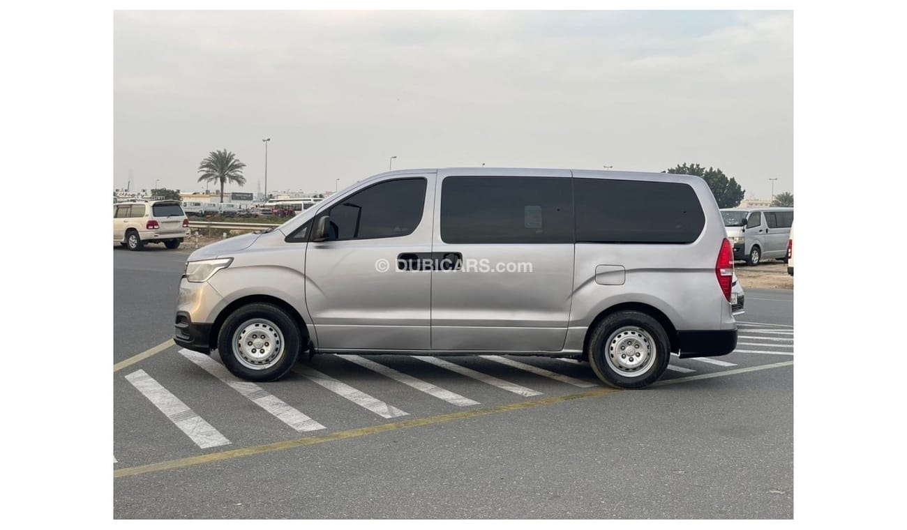 Hyundai H-1 2019 Hyundai H1 2.4L V4 - Automatic - 12 Seater Passenger - Patrol / GCC Specs