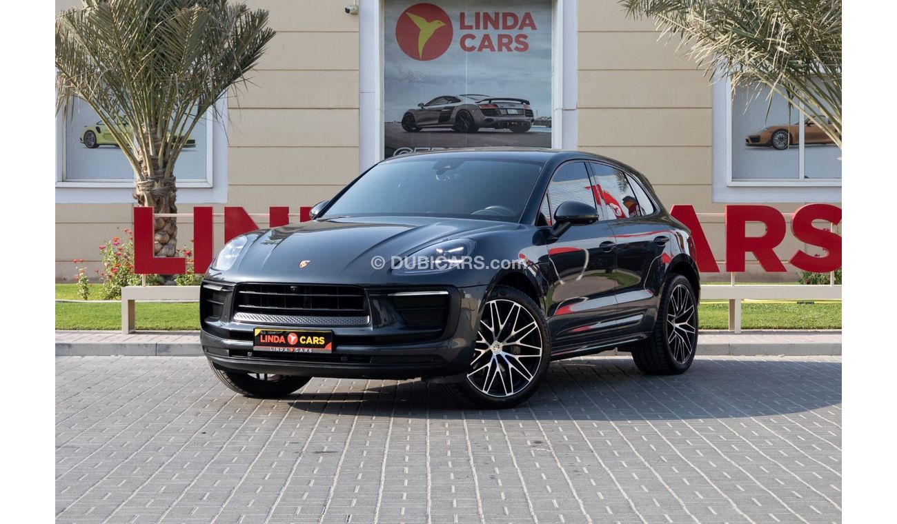 Porsche Macan Std 2.0L (252 HP) Porsche Macan 2023 GCC under Agency Warranty and Service Contract with Flexible Do