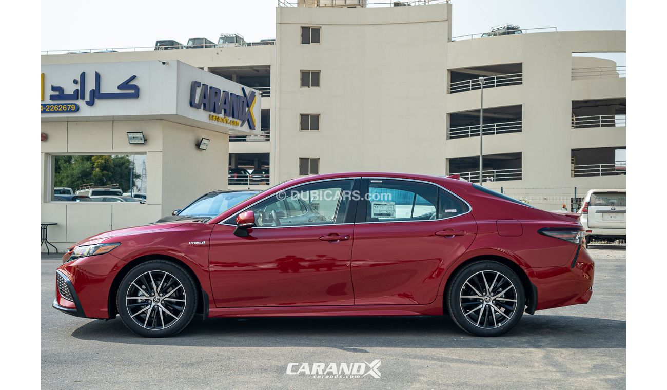 Toyota Camry SE Hybrid 2021 Red