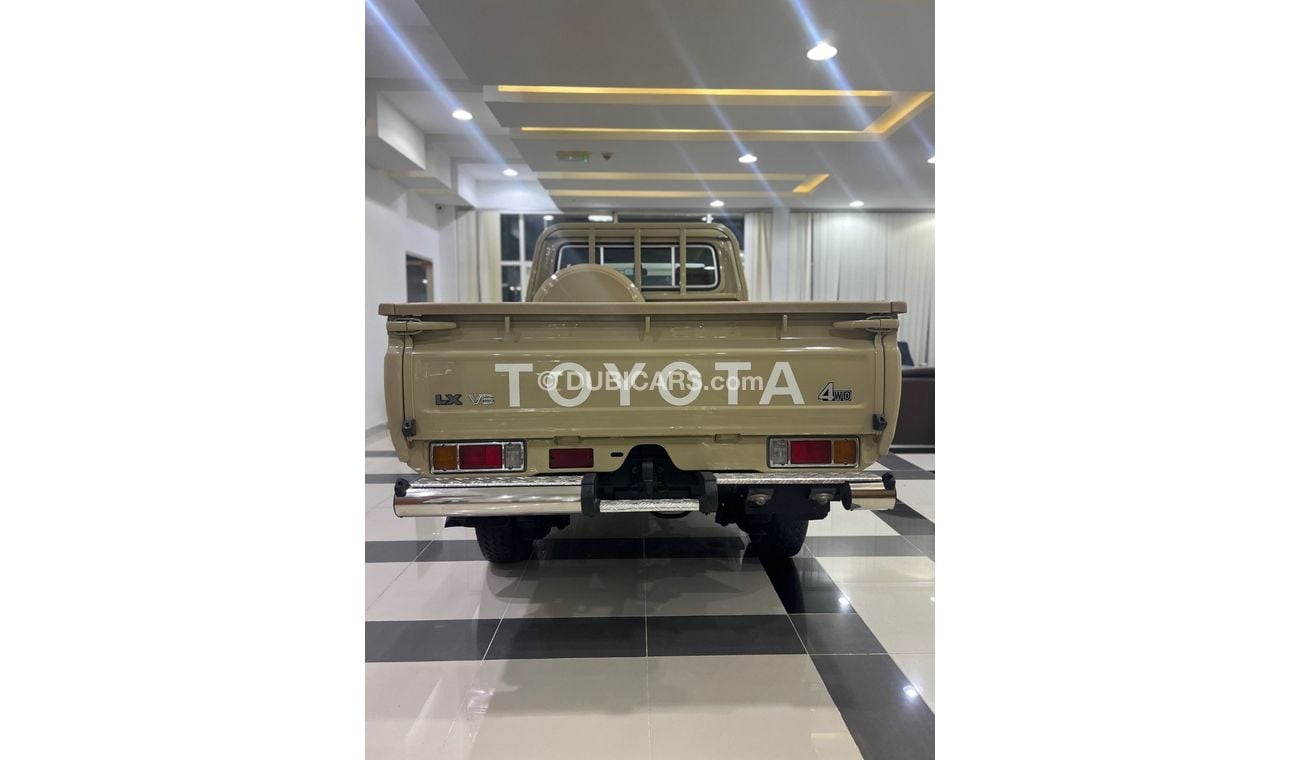 Toyota Land Cruiser Pick Up PICKUP DLX 4.0L