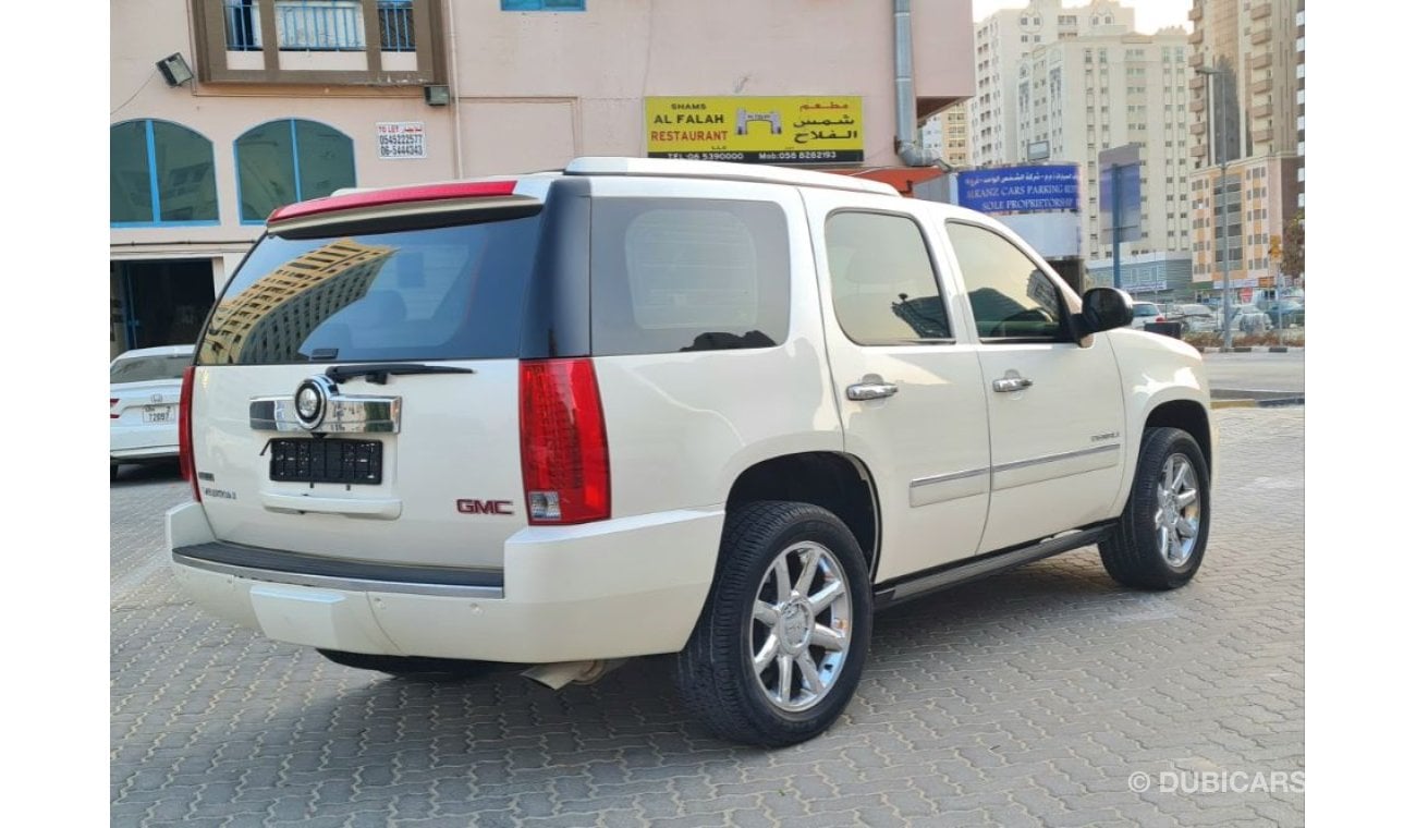 GMC Yukon GMC YUKON DENALI GCC 2012 FULL OPTION