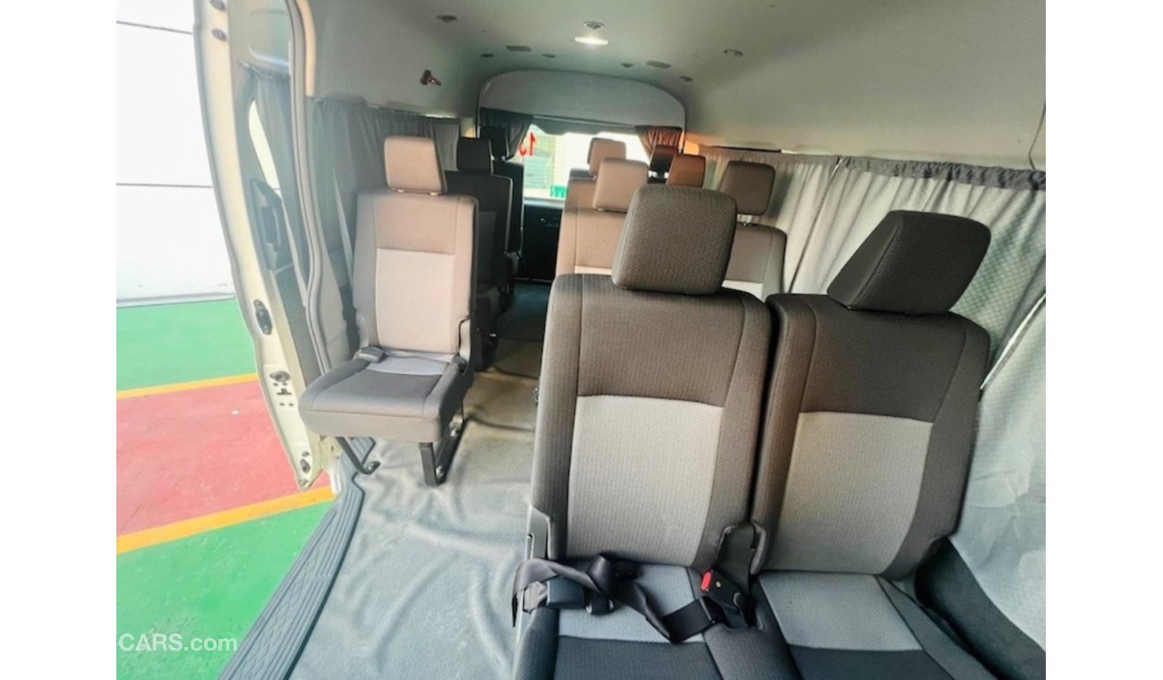 Toyota Hiace TOYOTA HIACE 2019 LHD PETROL