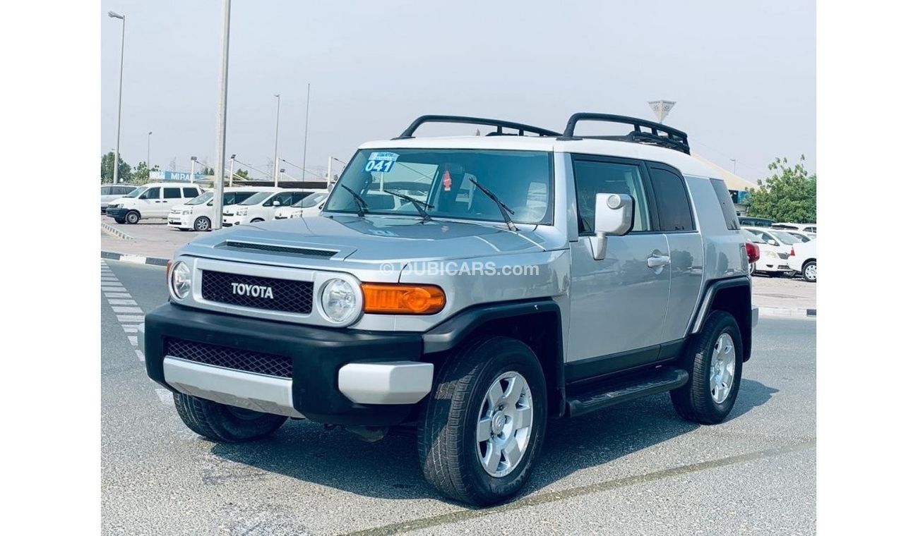 Toyota FJ Cruiser Full option clean car accident free