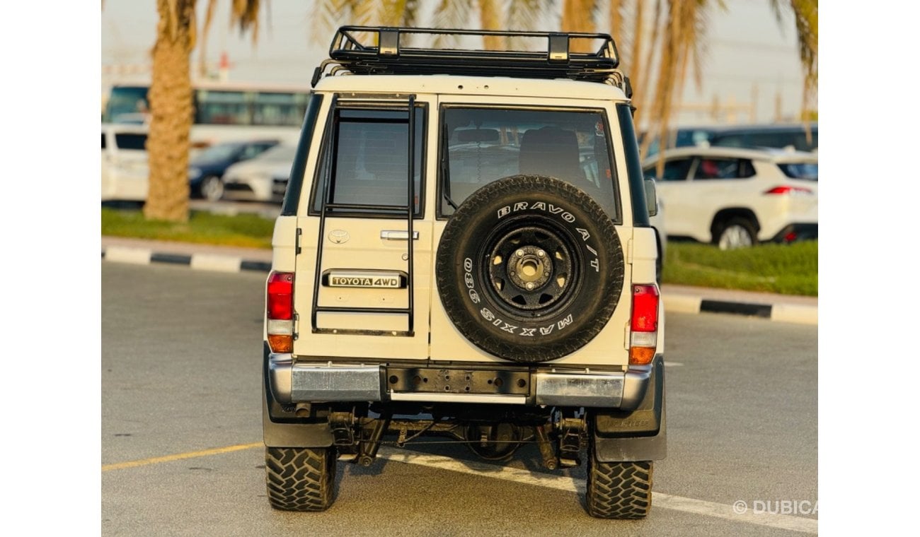 تويوتا لاند كروزر هارد توب Toyota Land Cruiser hardtop