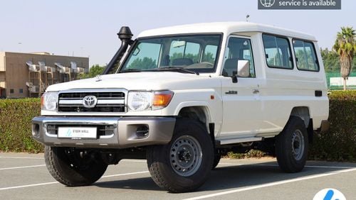 Toyota Land Cruiser Hard Top 70 Series | 4x4, V6, 4.0L, 3Door | GCC