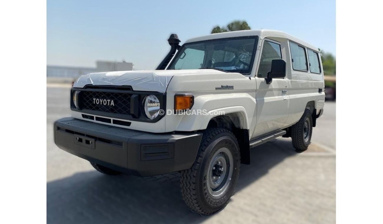 Toyota Land Cruiser Hard Top 78 4.2L DIESEL MANUAL TRANSMISSION ( ONLY FOR RE EXPORT OUTSIDE GCC COUNTRIES)