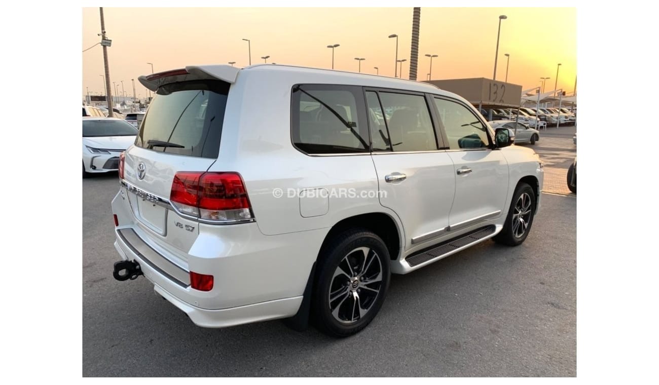 Toyota Land Cruiser VXR