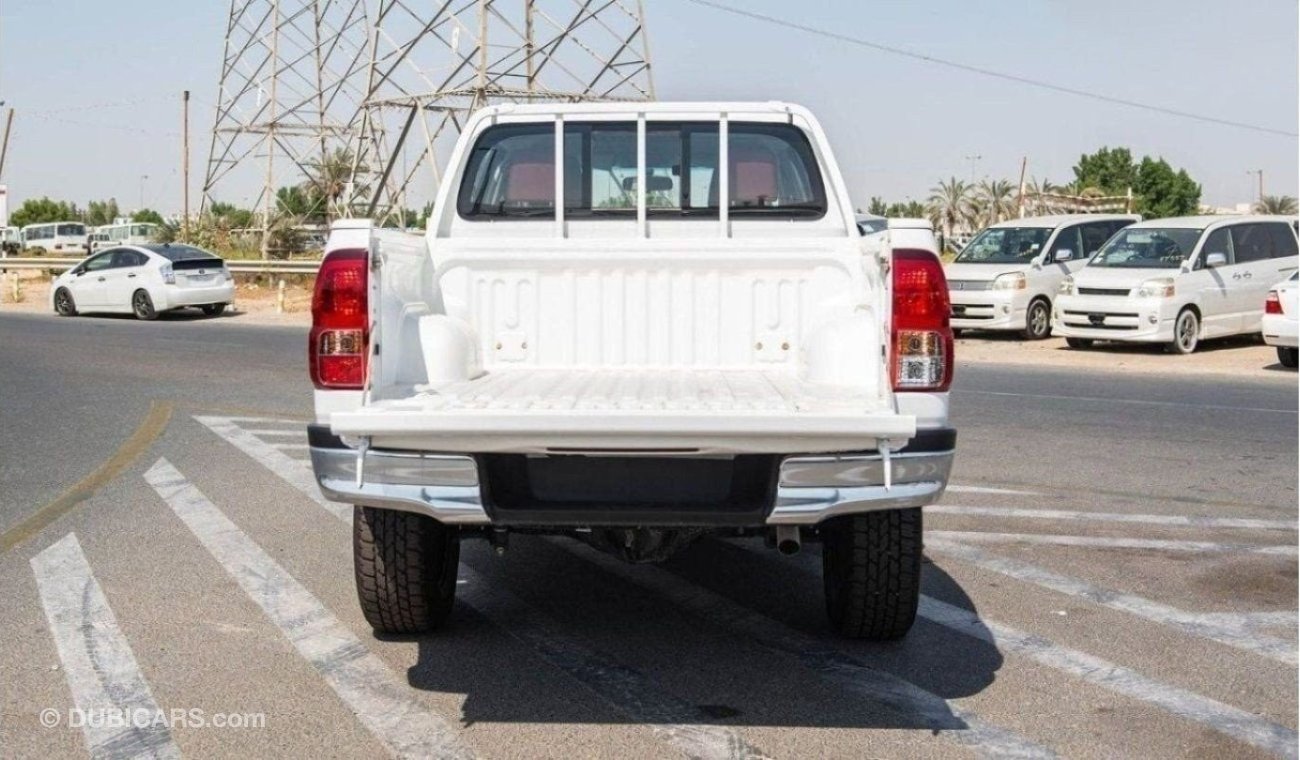 تويوتا هيلوكس Toyota Hilux 2.4L Diesel AT Mid Option 4X4 2024