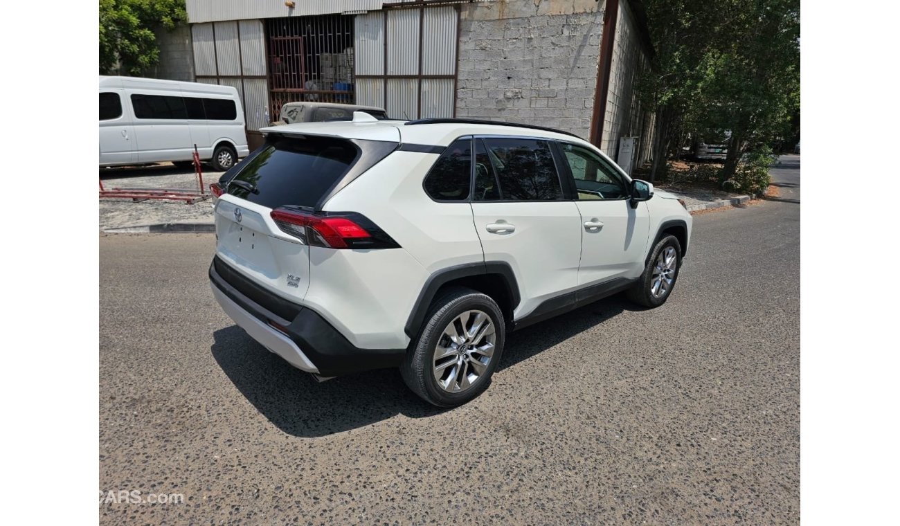 Toyota RAV4 XLE Full options premium