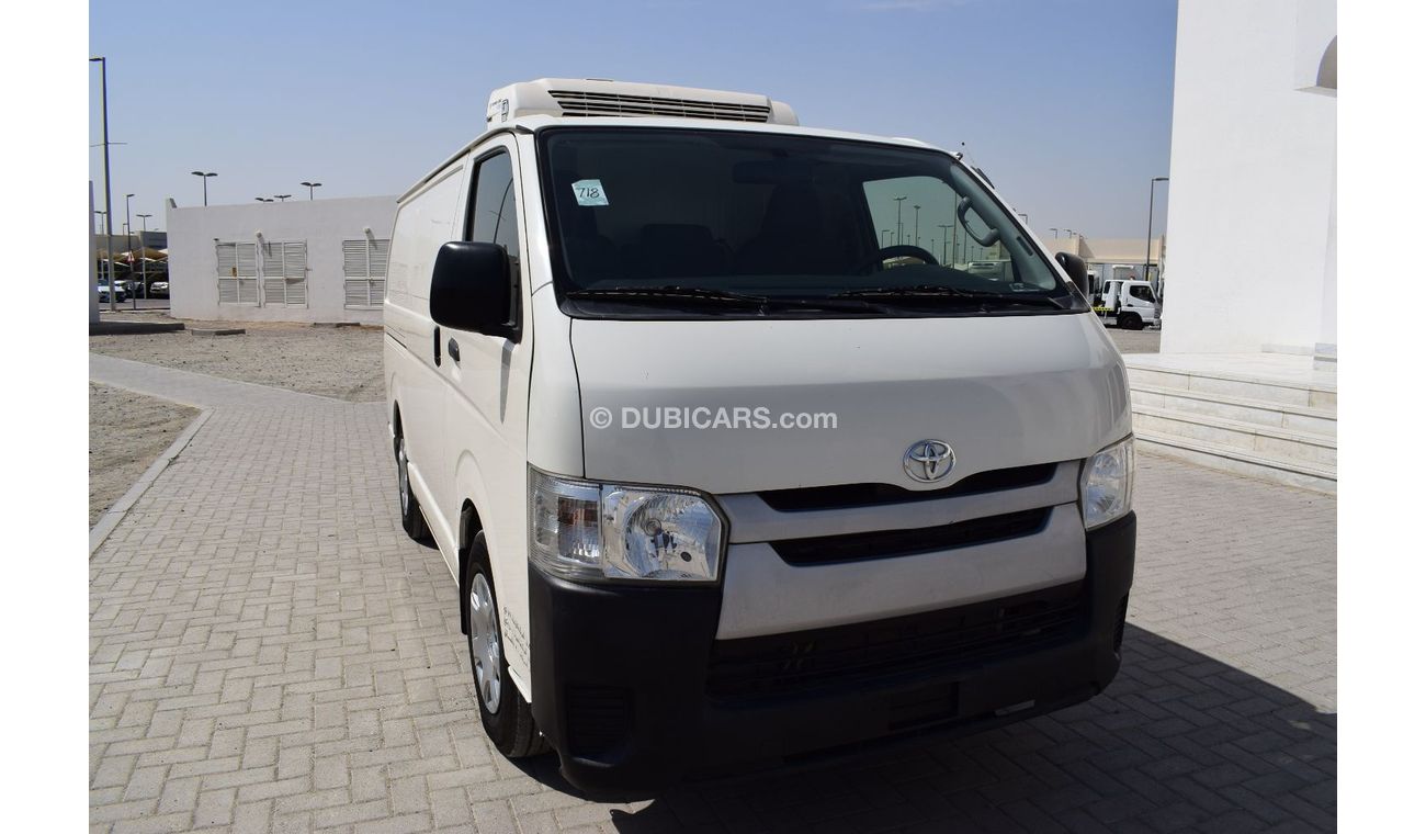 Toyota Hiace GL - Standard Roof Toyota Hiace Thermoking V200 chiller, Model:2017. Excellent condition