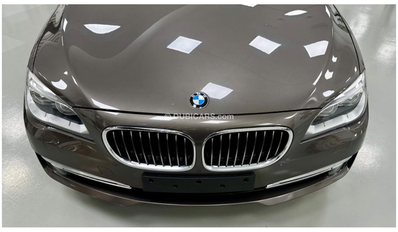 BMW 750Li Exclusive GCC .. Low  Milgea .. Perfect Condition .. V8 .. Top Range