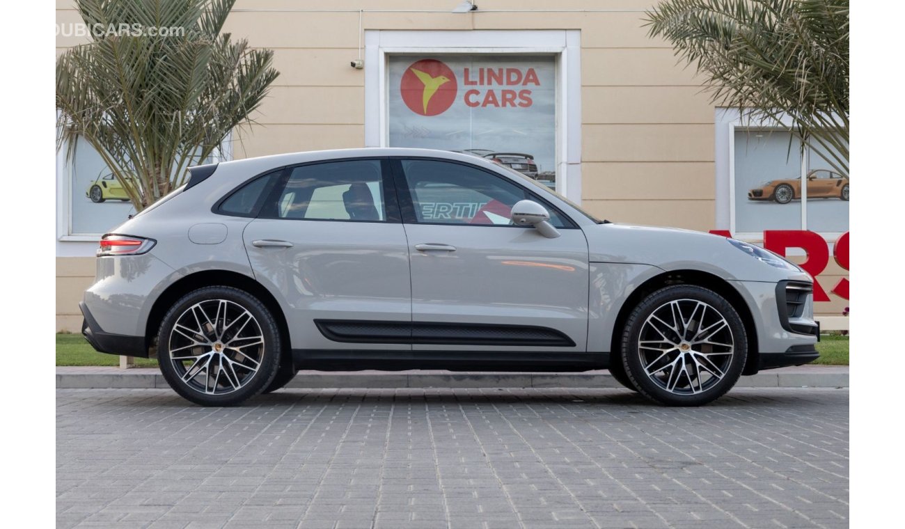 Porsche Macan Std 2.0L (252 HP) Porsche Macan 2024 GCC under Agency Warranty with Flexible Down-Payment.