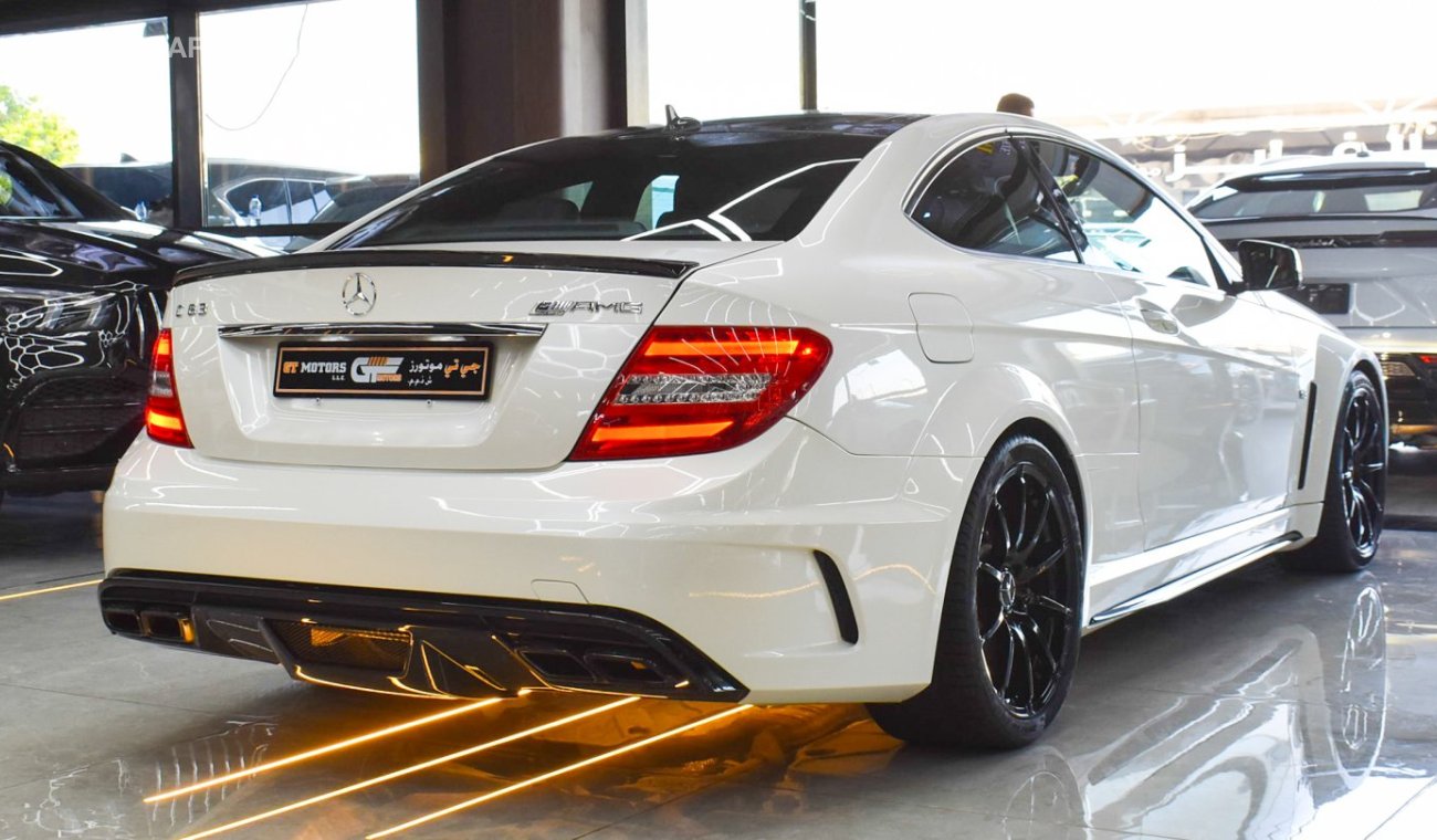 مرسيدس بنز C 63 كوبيه 1 OF 100