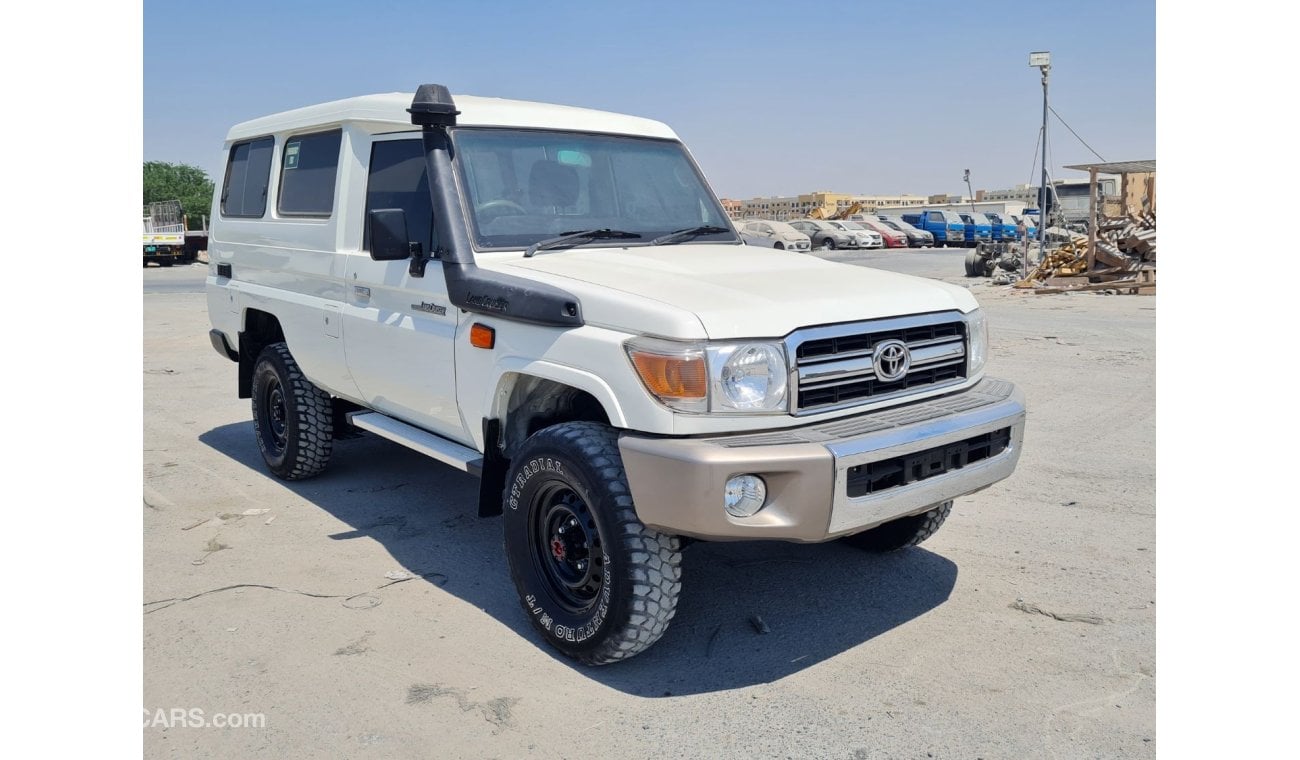 Toyota Land Cruiser Hard Top 3 Doors