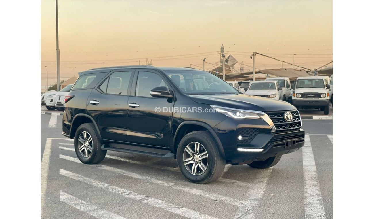 تويوتا فورتونر 2016 Toyota Fortuner GX.R 4.0L V6 - AWD 4x4 - MidOption+ 7 Seater - 74,000 km