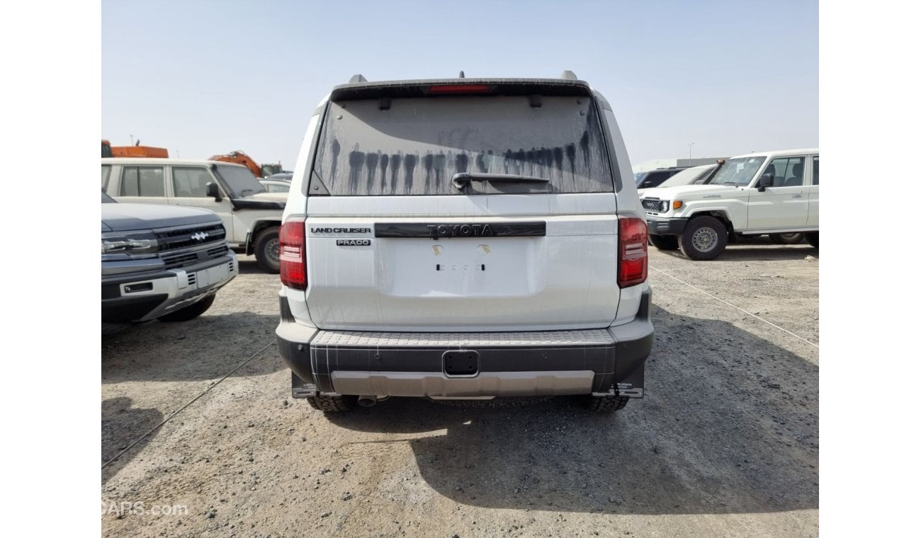 تويوتا برادو LC250 2.8L DIESEL FIRST EDITION FULL OPTION  7  SEATER