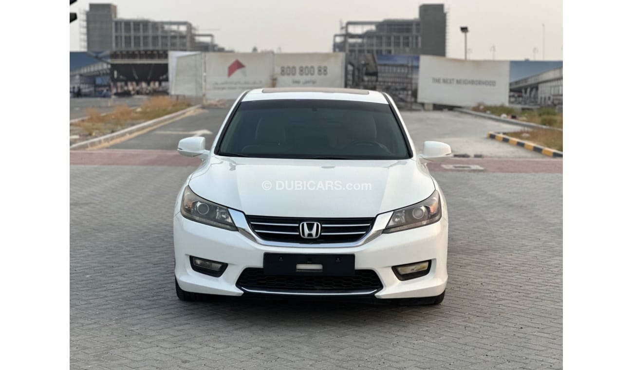 Honda Accord MODEL 2014 GCC. CAR PERFECT CONDITION FOR INSIDE AND OUTSIDE FULL OPTION SUN ROOF