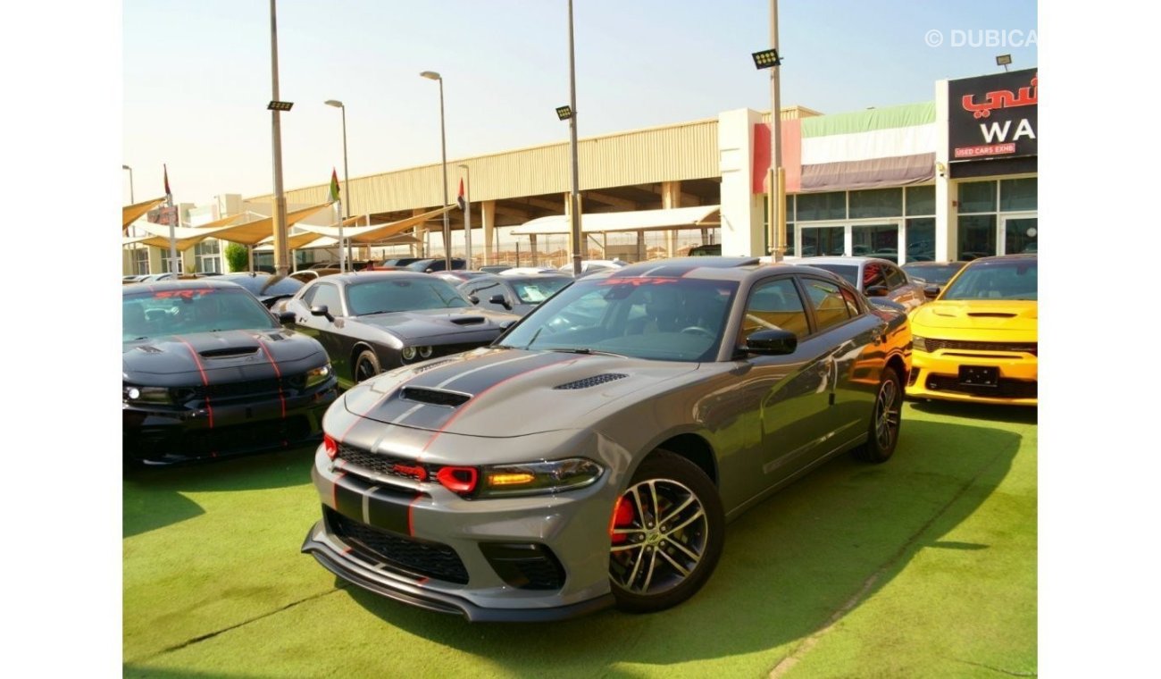 Dodge Charger SXT Plus The base engine is a 3.6-liter V6 with 292 horsepower and 352 Nm of torque. The engine is s